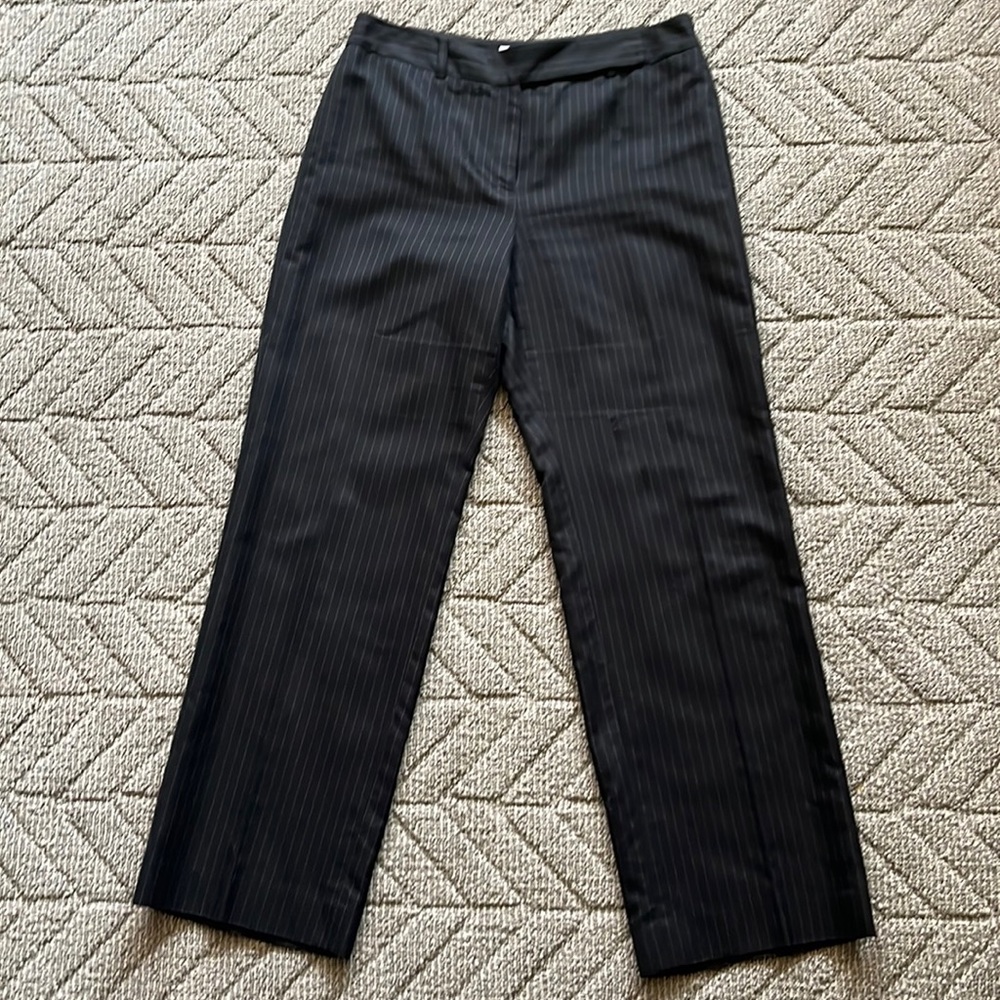 Like new! Ann Taylor Loft women’s dress pants. High quality. Great for work!
